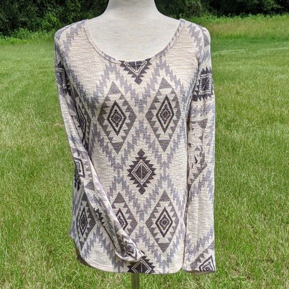 Ginger G Tops - Ginger G  cream grey Aztec print long sleeve L